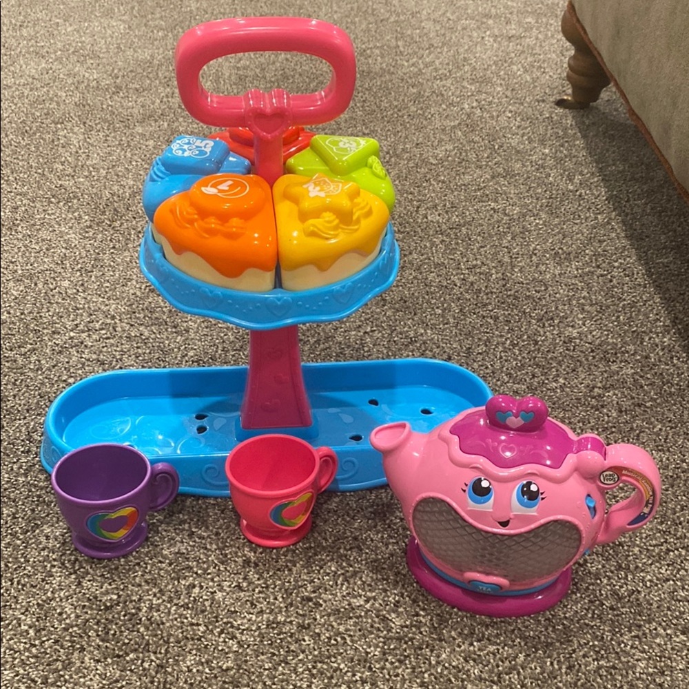 Leapfrog musical rainbow tea party set